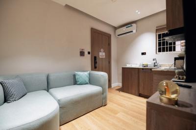 Nicely Furnished 1 Bedroom Apartment, Wuse, Abuja, Flat / Apartment Short Let