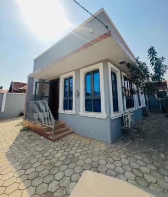 3 Bedroom Bungalow with Two Living Rooms and Two Kitchen, Tomiwa Awe Avenue, Alegongo Akobo, Ibadan, Oyo, Detached Bungalow for Sale
