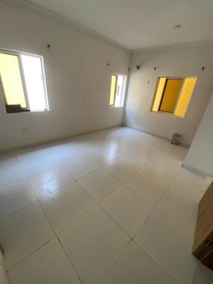 Spacious Single Room in a Shared Apartment, Lekki, Lagos, Flat / Apartment for Rent