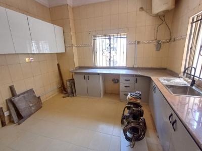 Spacious Renovated 3bed with Bq Fully Serviced, Phase 1, Lekki Phase 1, Lekki, Lagos, Flat / Apartment for Rent