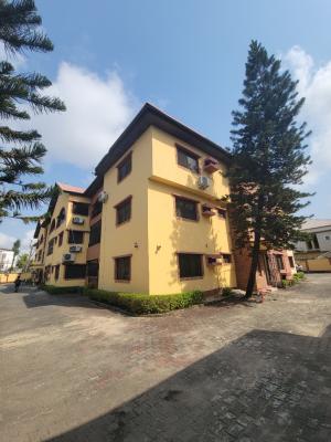 Spacious 4 Bedroom Penthouse, Lekki Phase 1, Lekki, Lagos, Flat / Apartment for Rent