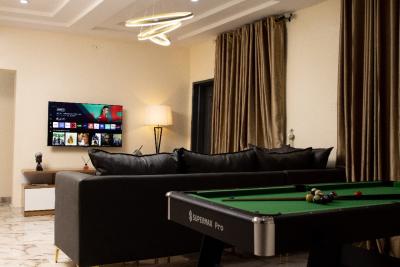 Executive 2 Bedroom Apartment with Exclusive Amenities, Oladipo Bataye, Ikeja Gra, Ikeja, Lagos, Flat / Apartment Short Let