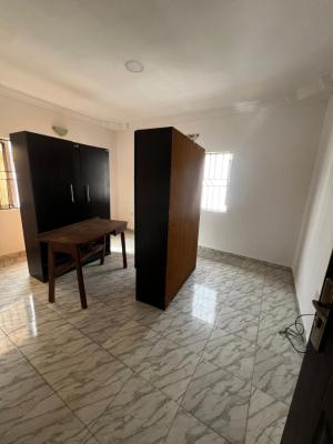 Price Friendsly 3 Bedroom  Apartment Upstairs, Ikate, Lekki, Lagos, Flat / Apartment for Rent