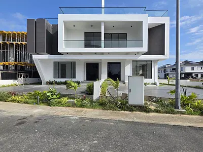 Beautifully Built 5 Bedroom Semi Detached Duplex — Lekki, Lagos