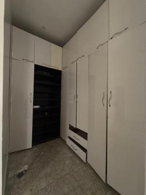 Room in a Shared Apartment at Royal Mews Estate, Orchid Road, Royal Mews Estate, Orchid Road, Lekki Phase 1, Lekki, Lagos, Self Contain (single Rooms) for Rent