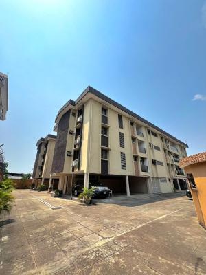 Spacious 4-bedroom Apartment, 10 Minutes Drive to Silverbird Cinemas, Victoria Island (vi), Lagos, Flat / Apartment for Rent