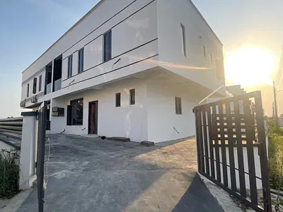A Beautifully Designed Corner Piece 4 Bedroom Duplex with BQ