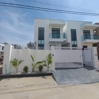 5 Bedroom Detached Duplex with Bq, Ikota, Lekki, Lagos, Detached Duplex for Sale
