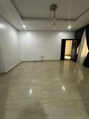 2 Bedroom Apartment, Off Admiralty, Lekki Phase 1, Lekki, Lagos, Flat / Apartment for Rent
