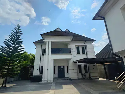6 Bedroom Duplex WT Private Lounge