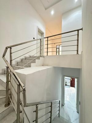 Room Upstairs Sharing Kitchen Only, Orchid Road Royal Pine Estate, Lekki, Lagos, Flat / Apartment for Rent