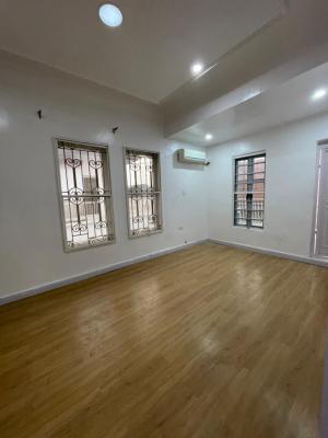 Well Renovated 2 Bedroom Apartment with Excellent Facilities, Admilraty Way, Lekki, Lekki Phase 1, Lekki, Lagos, Flat / Apartment for Rent