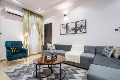 Lovely   and Luxury 3bedroom Penthouse with Private Cinema and Po, Lekki Phase 1, Lekki, Lagos, Flat / Apartment Short Let