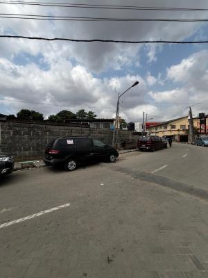 Demolishable Bungalow on 500sqm -- Redevelopment Opportunity, Yaba, Sabo, Yaba, Lagos, Detached Bungalow for Sale