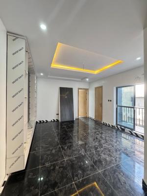 Spacious 2 Bedroom Apartment, Ologolo, Ologolo, Lekki, Lagos, Flat / Apartment for Rent