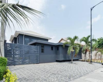 a Fully Furnished 4  Nos of One Bedrooms and a 2 Bedrooma, Lekki Phase 1, Lekki, Lagos, Hotel / Guest House for Rent