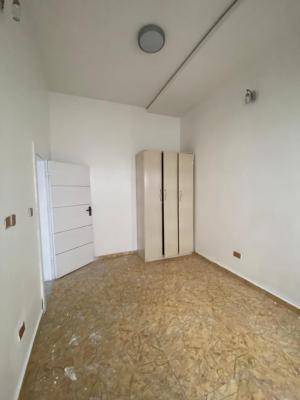 Room Upstairs Sharing Kitchen Only, Orchid Road, Lekki, Lagos, Flat / Apartment for Rent