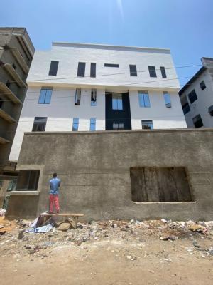 Luxury Spacious 3 Bedroom Penthouse with Spacious Bq, Off Freedom Way,, Lekki Phase 1, Lekki, Lagos, Flat / Apartment for Sale