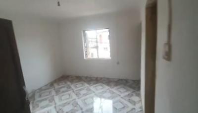 Just Out Executive 3-bedroom Up-flat, Off Pedro Rd, Shomolu, Shomolu, Lagos, Flat / Apartment for Rent