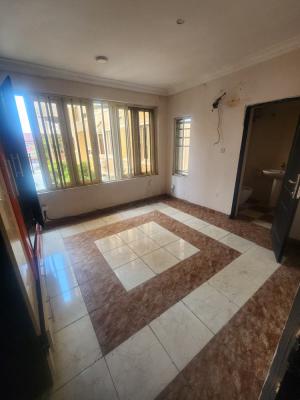Unfurnished 3 Bedroom Apartment in an Estate with 24hrs Power, in an Estate, Osapa, Lekki, Lagos, Flat / Apartment for Rent