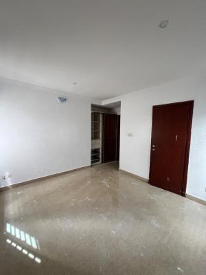 Spacious 3 Bedroom Apartment with Bq, Lekki Phase 1, Lekki, Lagos, Flat / Apartment for Rent