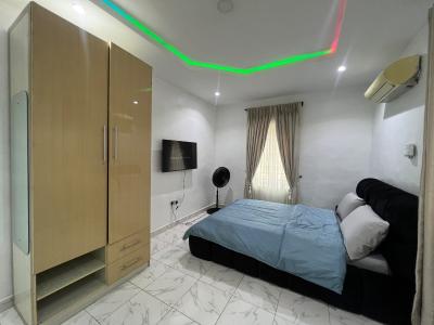 Well Maintained Fully Furnished and Serviced Studio Apartment, Jibowu, Yaba, Lagos, Self Contain (single Rooms) Short Let