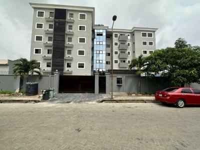 Modern 3-bedroom Ensuite Apartment with Pool and Generator, Lekki Phase 1, Lekki, Lagos, Flat / Apartment for Rent