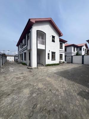 Fully Serviced 2bed Apartment with 24hrs Light in Lekki Phase 1, Lekki Phase 1, Lekki, Lagos, Flat / Apartment for Rent