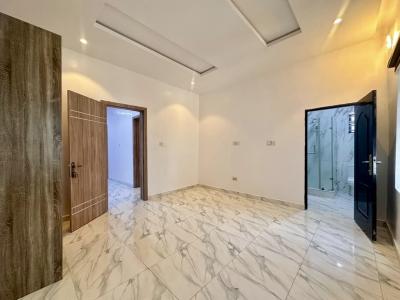 Neat Shared Apartment (self-contain) with Fitted Kitchen, Chevron, Lekki, Lagos, Flat / Apartment for Rent