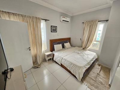 2  Bedrooms Flat with Elevator Off Admiralty Way Lekki Phase 1, Off Admiralty Way, Lekki Phase 1, Lekki, Lagos, Flat / Apartment for Rent