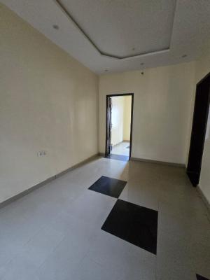 1-bedroom Apartment, Lekki Phase 1, Lekki, Lagos, Mini Flat (room and Parlour) for Rent