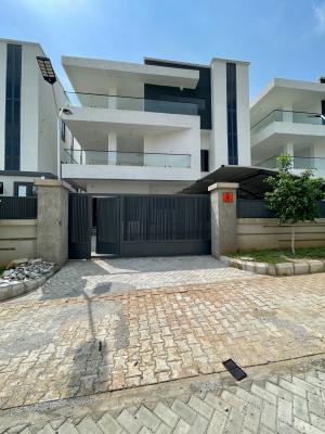Modern 6 Bedroom Abode
