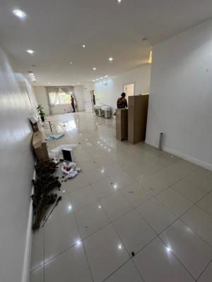 3-bedroom Flat with a Massive Palour and a Lounge Area, Lekki Phase 1, Lekki, Lagos, Flat / Apartment for Rent