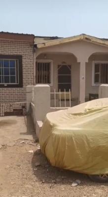 Distress Sell 2 Bedrooms Semi Detached Bungalow with Bq Phase 4, Kubwa, Abuja, Semi-detached Bungalow for Sale