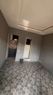 Roomself Contained, Onike, Yaba, Lagos, Flat / Apartment for Rent