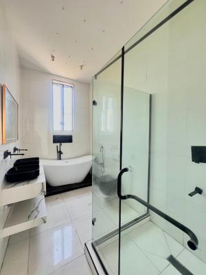 Family-friendly 5 Bedroom Fully Detached House with Bq, Chevron, Lekki, Lekki, Lagos, Detached Duplex for Sale