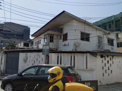 Cornerpiece Commercial Building About 14 Spacious Rooms & Halls, Keffi Road, South West, Ikoyi, Lagos, Detached Duplex for Rent