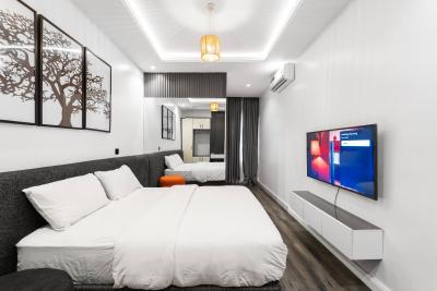 Fully Serviced Two Bedroom Apartment, Freedom Way, Lekki Phase 1, Lekki, Lagos, House Short Let