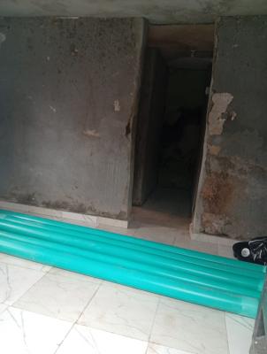 Room Self Contain, Off Oshiforlarin Street, Akoka, Yaba, Lagos, Self Contain (single Rooms) for Rent