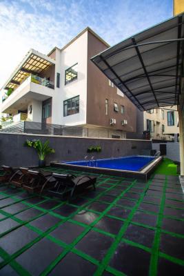 Luxury 2 Bedroom Apartment with Pool and Gym, Off Admiralty Way, Lekki Phase 1, Lekki, Lagos, Flat / Apartment Short Let