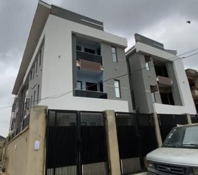 Give Away 2 Bed Flat in Gbagada Close Island, Gbagada, Lagos, House for Sale