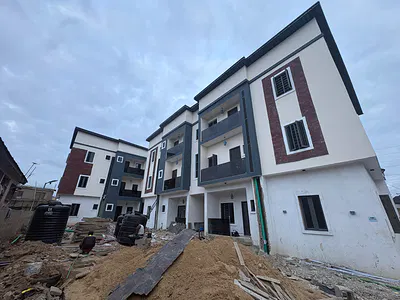 2 Bedroom Flat — Off Babs Animashaun, Surulere, Lagos