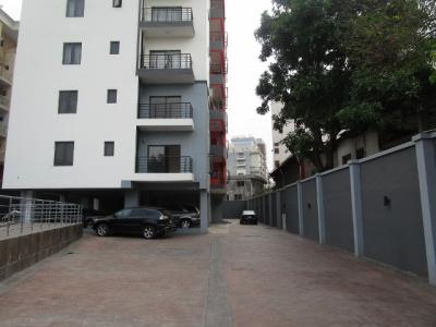 Well Maintained 3 Bedroom Apartment with Great Facilities, Victoria Island (vi), Lagos, Flat / Apartment for Sale