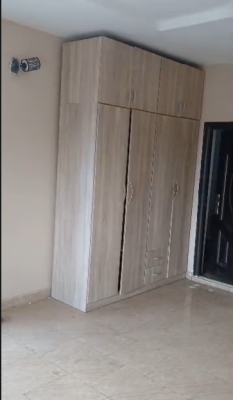 Executive Room Upstairs, Lekki Scheme 2 Estate, Abraham Adesanya, Lekki Phase 2, Lekki, Lagos, Flat / Apartment for Rent