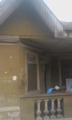 a Demolishable Building Sitting on 500sqm of Land, Ebute Metta, Ebute Metta West, Yaba, Lagos, Detached Bungalow for Sale