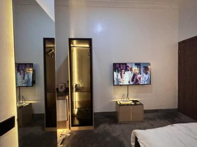 Servic D and Fully Furnished Studio Apartment, Phase 1, Lekki, Lagos, Self Contain (single Rooms) for Rent