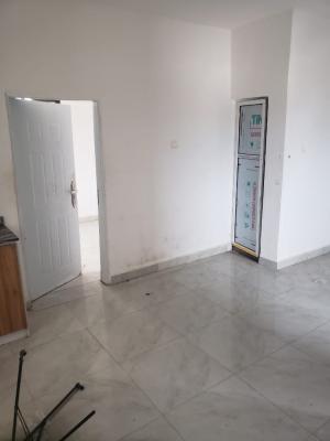 One Bedroom Apartment, Very Spacious Sitting Room, Visitor Toilet, Kitchen, Ologolo Town, Lekki, Lagos, Flat / Apartment for Rent
