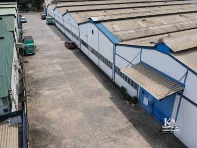 Prime Industrial Warehouse  on 51,640 Sqm Land, Apapa Oshodi Expressway, Isolo, Lagos, Warehouse for Sale