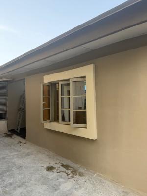 Decent 2 Bedroom Bungalow, Off Admiralty Way, Lekki Phase 1, Lekki, Lagos, Flat / Apartment for Rent