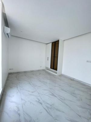 Decently Finished 2 Bedroom Apartment, Lekki Phase 1, Lekki, Lagos, Flat / Apartment for Sale